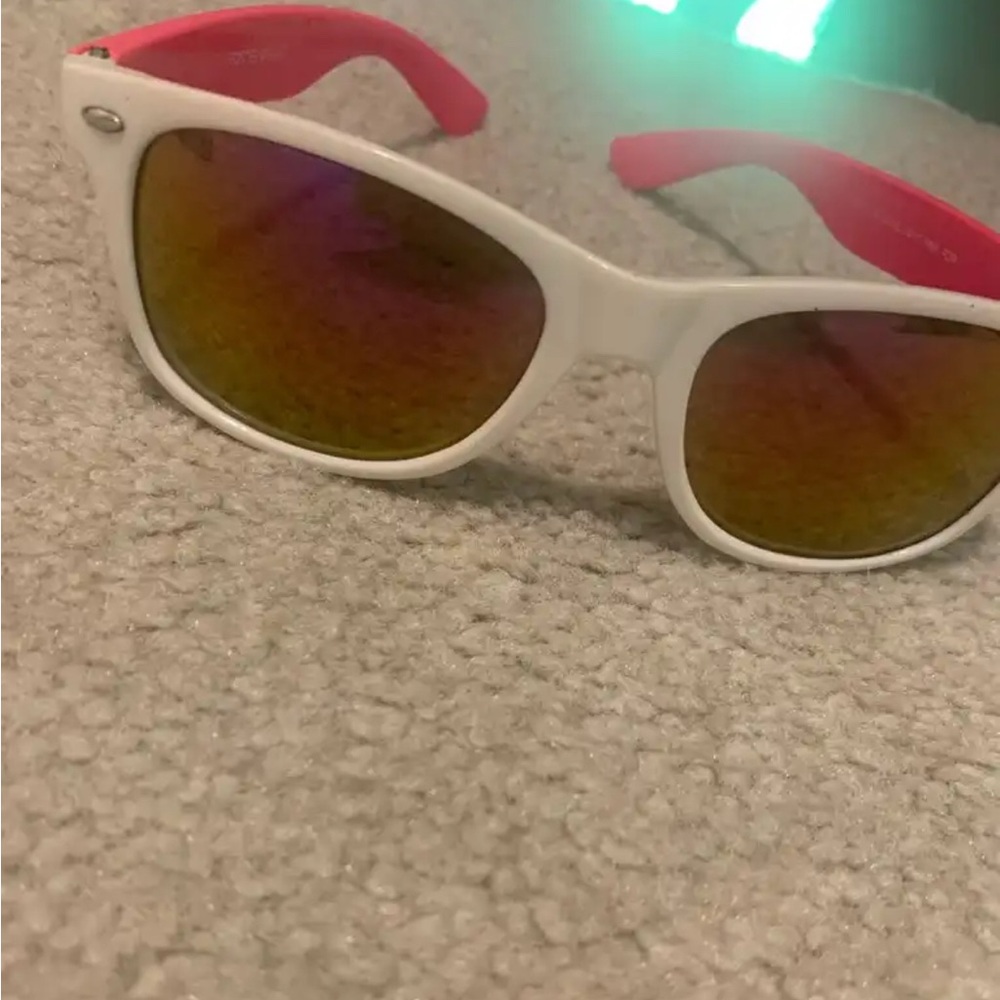 Foster Grant sunglasses